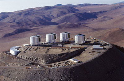 Very Large Telescope. Foto: ESO. VLT,  det mycket stora teleskopet underställt European Southern Observatory är beläget i norra Chile. Teleskopet består av fyra individuella 8,2 meters teleskop.